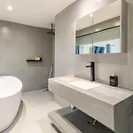 Otel Waterhead Bath