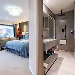 Waterhead Bath فندق 3*