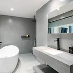 Waterhead Bath فندق