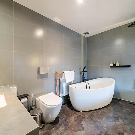 فندق Waterhead Bath - Parking And Light Breakfast 3*
