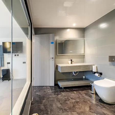 Waterhead Bath - Parking And Light Breakfast 3* آمبيلسايد