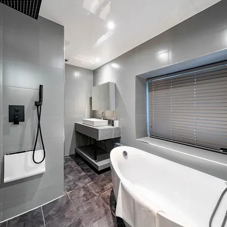 Waterhead Bath - Parking And Light Breakfast فندق