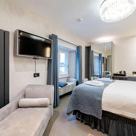 فندق Waterhead Bath - Parking And Light Breakfast آمبيلسايد