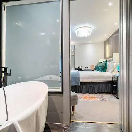 فندق Waterhead Bath - Parking And Light Breakfast 3*