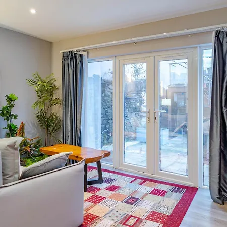 Waterhead Bath - Parking And Light Breakfast 3* آمبيلسايد