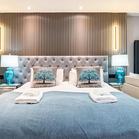 Waterhead Bath - Parking And Light Breakfast فندق